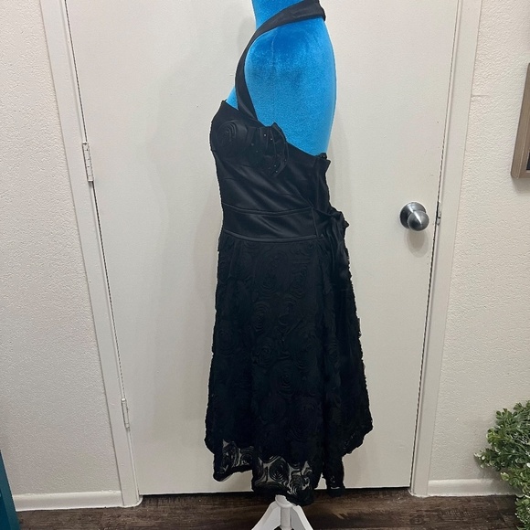 TORRID Satin Rosette Rhinestone Dress Black Retro Bombshell Fit & Flare Size 20 - Picture 5 of 10